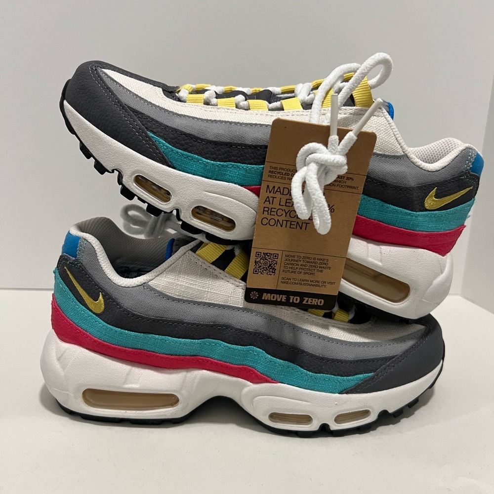 Air Max 95 size 6Y = Women’s 7.5